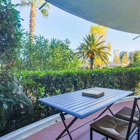 Agreable 2 Pieces Dans Residence Avec Piscine *