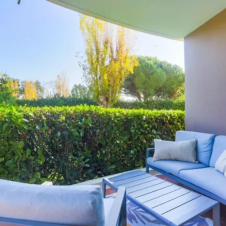 Agreable 2 Pieces Dans Residence Avec Piscine *